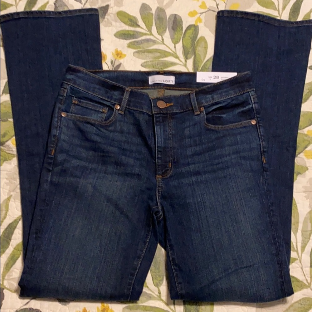 Loft modern boot cut jeans size 6 /28 NWT! Cute!